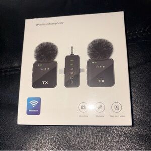 Wireless Microphone Set with Furry Windscreens